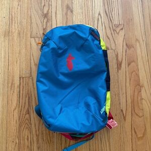 Cotopaxi 28L backpack - sold on M